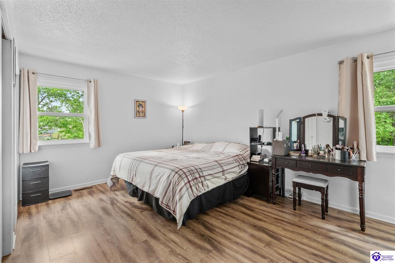 Listing Picture 231 Oakwood Drive Elizabethtown, KY 42701 MLS HK25001693