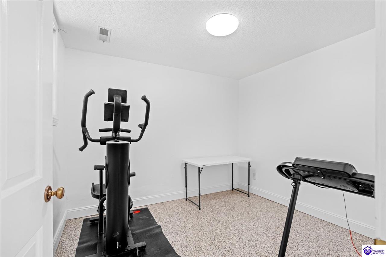 Listing Picture 231 Oakwood Drive Elizabethtown, KY 42701 MLS HK25001693