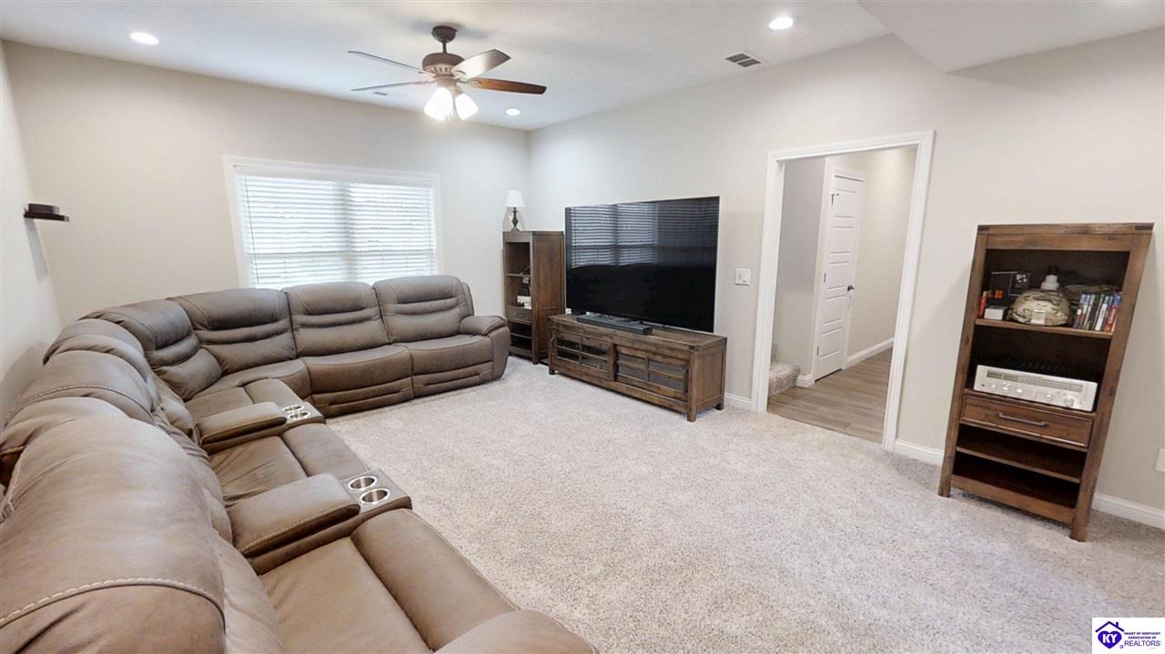 Listing Picture 302 Turner Court Vine Grove, KY 40175 MLS HK25001699