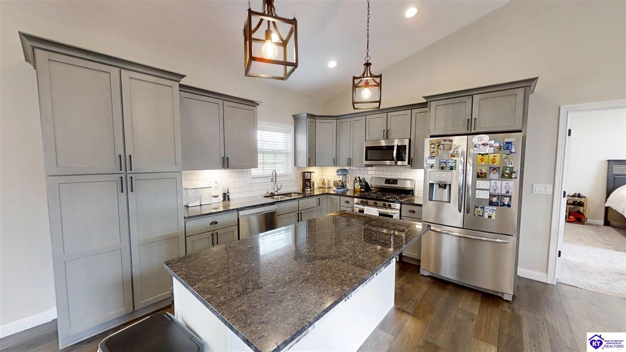 Listing Picture 302 Turner Court Vine Grove, KY 40175 MLS HK25001699