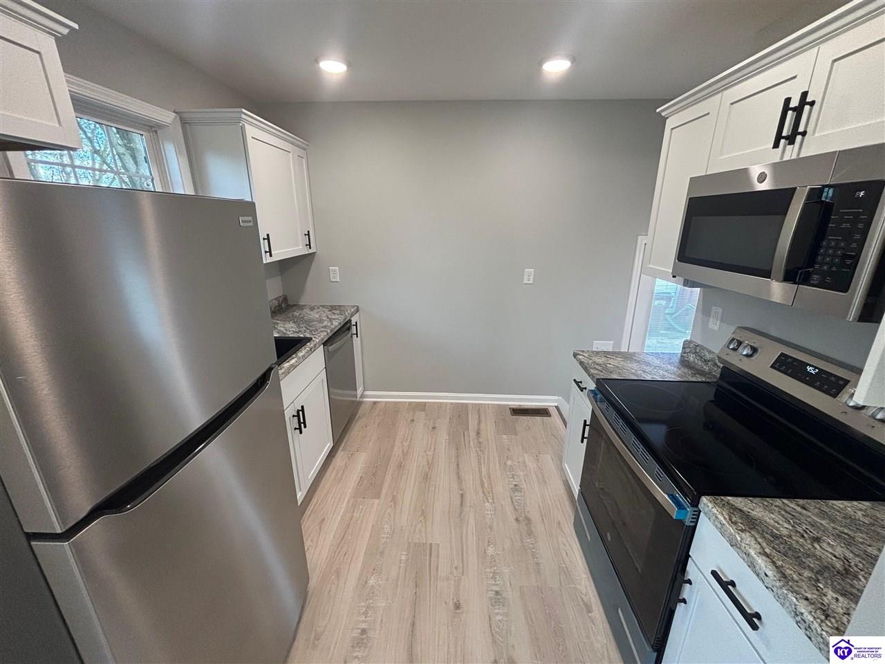 Listing Picture 125 Frank Street Elizabethtown, KY 42701 MLS HK25001714