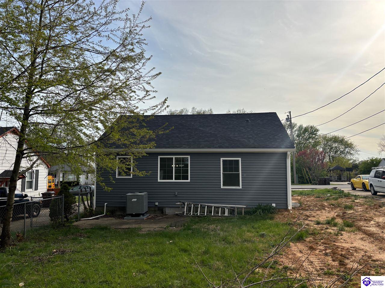 Listing Picture 125 Frank Street Elizabethtown, KY 42701 MLS HK25001714