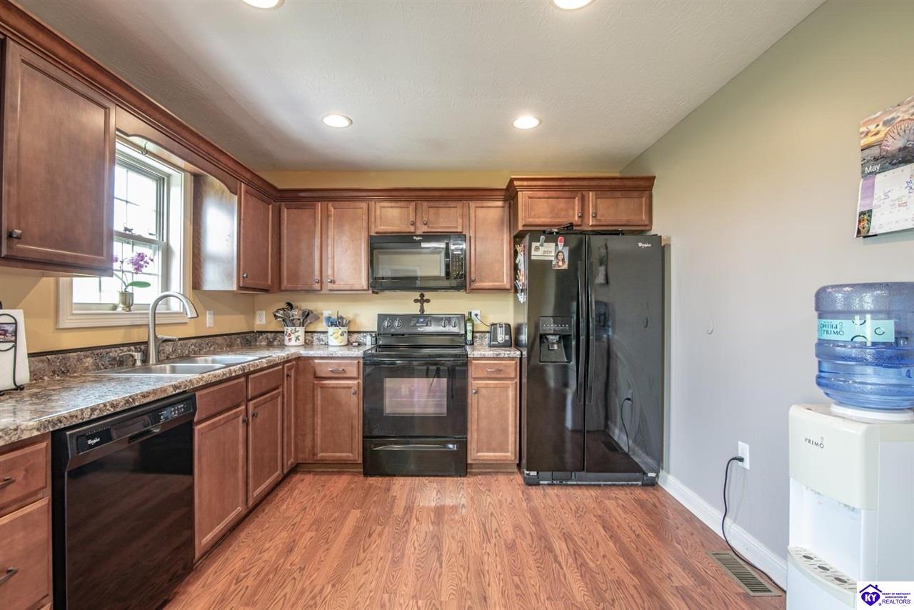 Listing Picture 450 Rolling Way Smiths Grove, KY 42171 MLS HK25001726