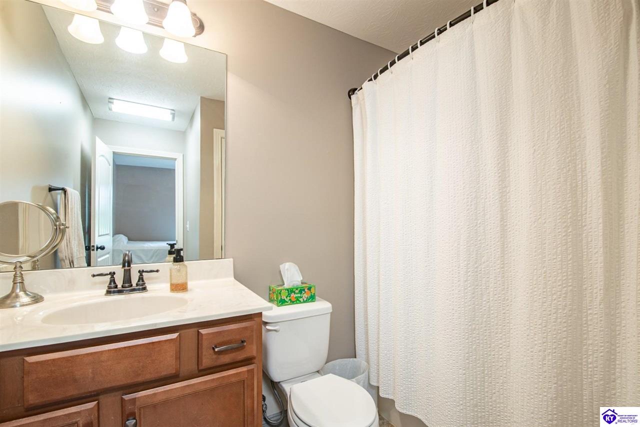 Listing Picture 450 Rolling Way Smiths Grove, KY 42171 MLS HK25001726