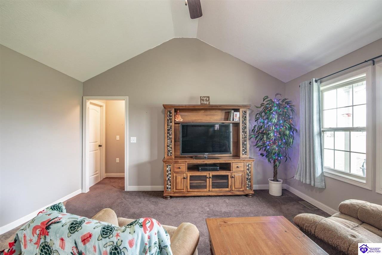 Listing Picture 450 Rolling Way Smiths Grove, KY 42171 MLS HK25001726