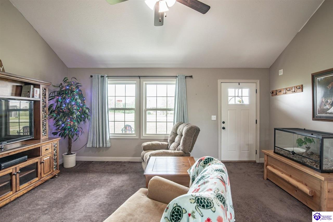 Listing Picture 450 Rolling Way Smiths Grove, KY 42171 MLS HK25001726