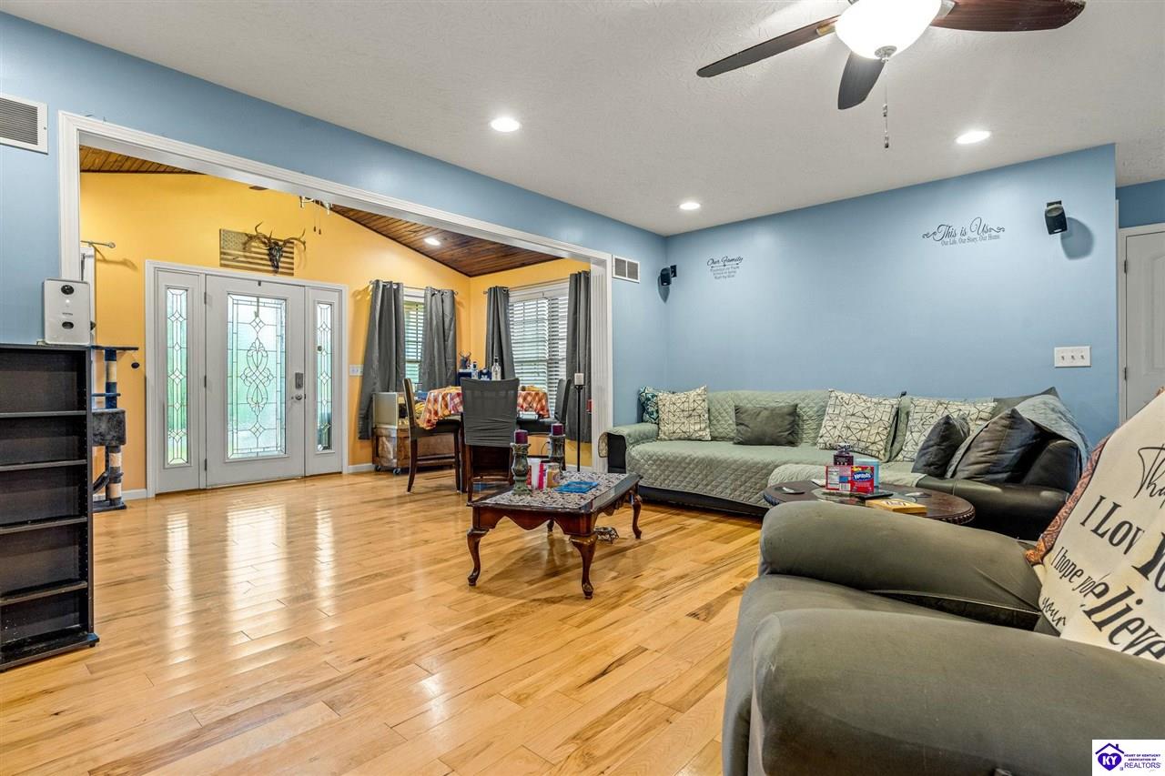 Listing Picture 15709 S Highway 259 Leitchfield, KY 42754 MLS HK25001729