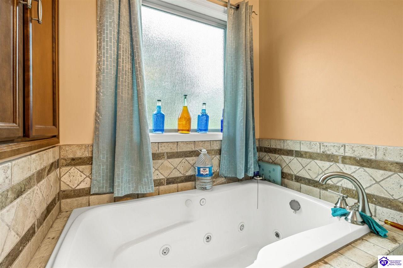 Listing Picture 15709 S Highway 259 Leitchfield, KY 42754 MLS HK25001729