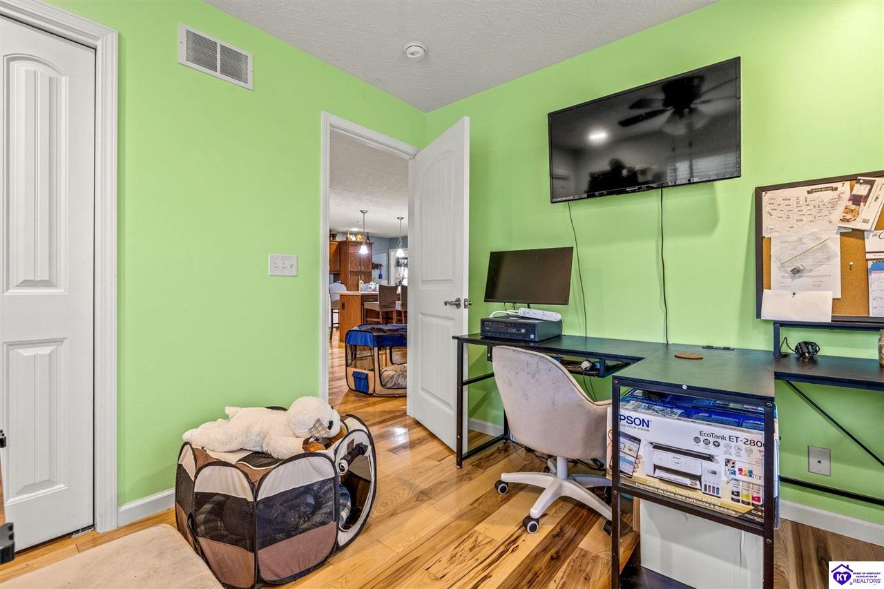 Listing Picture 15709 S Highway 259 Leitchfield, KY 42754 MLS HK25001729