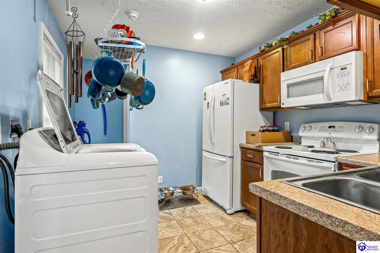 Listing Picture 15709 S Highway 259 Leitchfield, KY 42754 MLS HK25001729