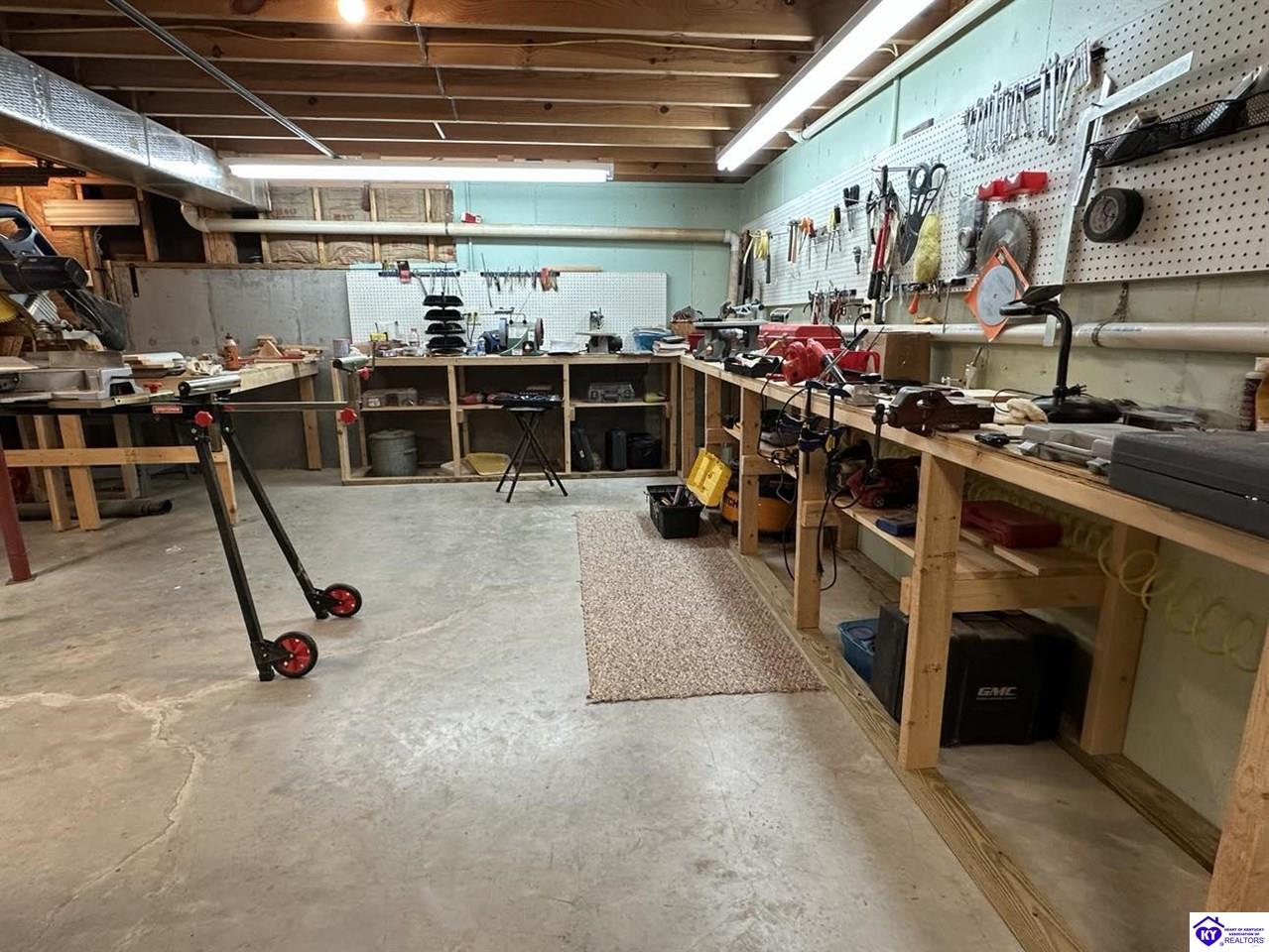 Listing Picture 615 Forest Hills Drive Campbellsville, KY 42718 MLS HK25001739