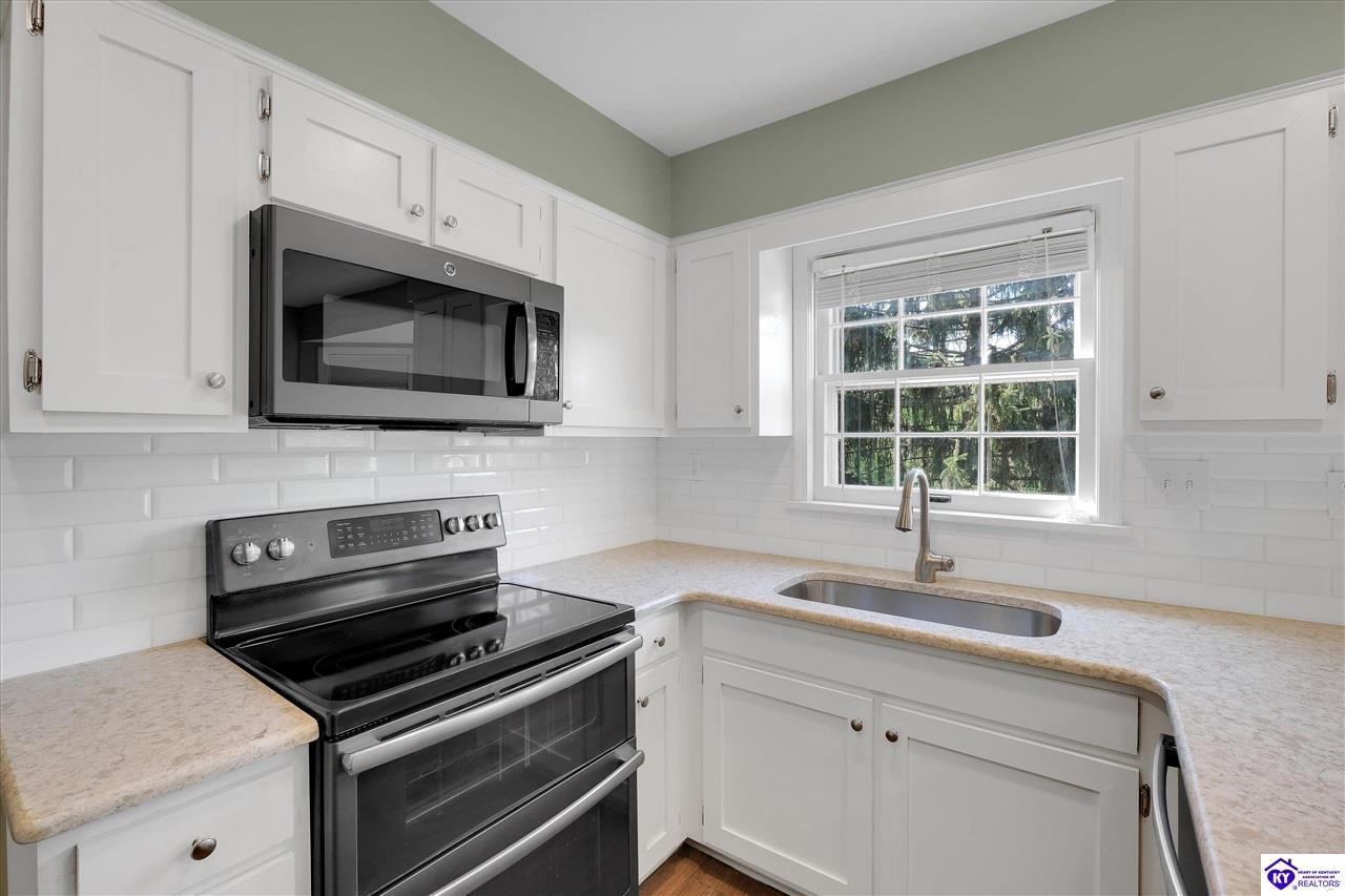 Listing Picture 512 Pennyroyal Way Louisville, KY 40223 MLS HK25001742