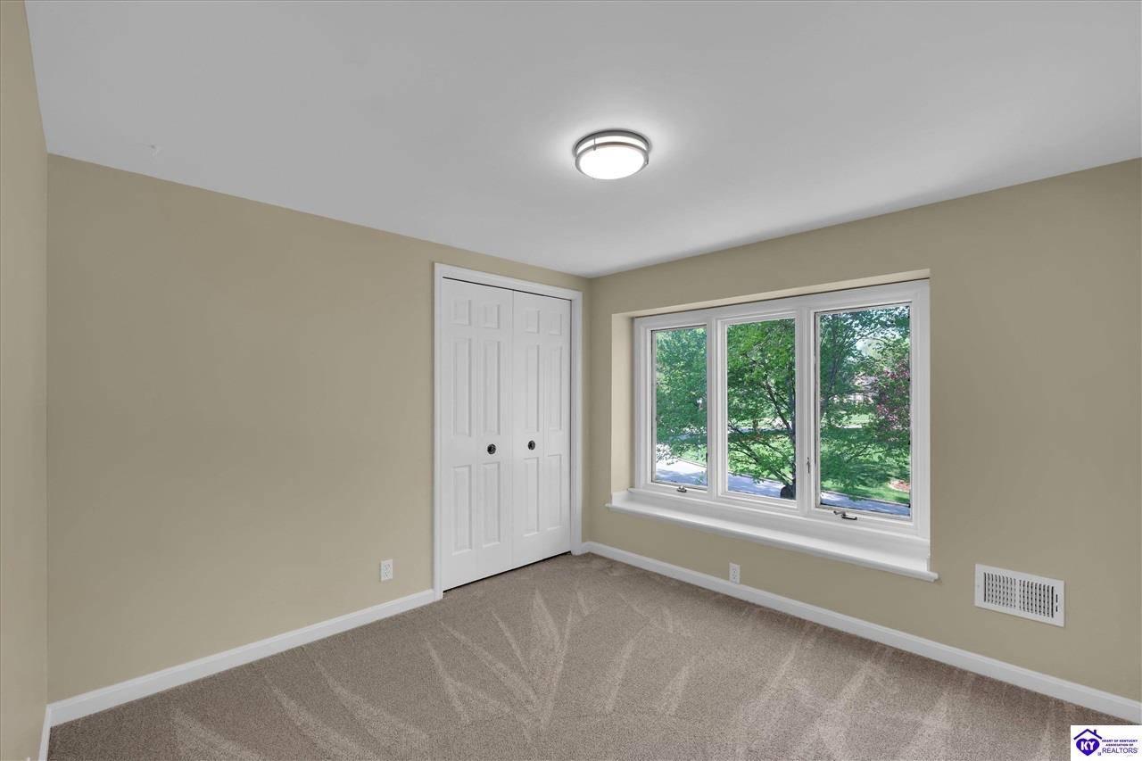 Listing Picture 512 Pennyroyal Way Louisville, KY 40223 MLS HK25001742