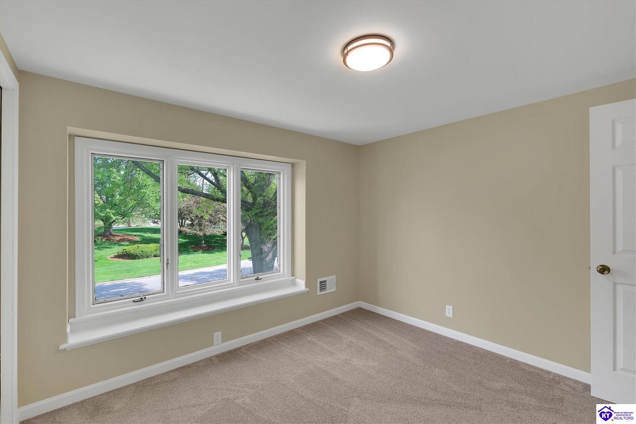 Listing Picture 512 Pennyroyal Way Louisville, KY 40223 MLS HK25001742