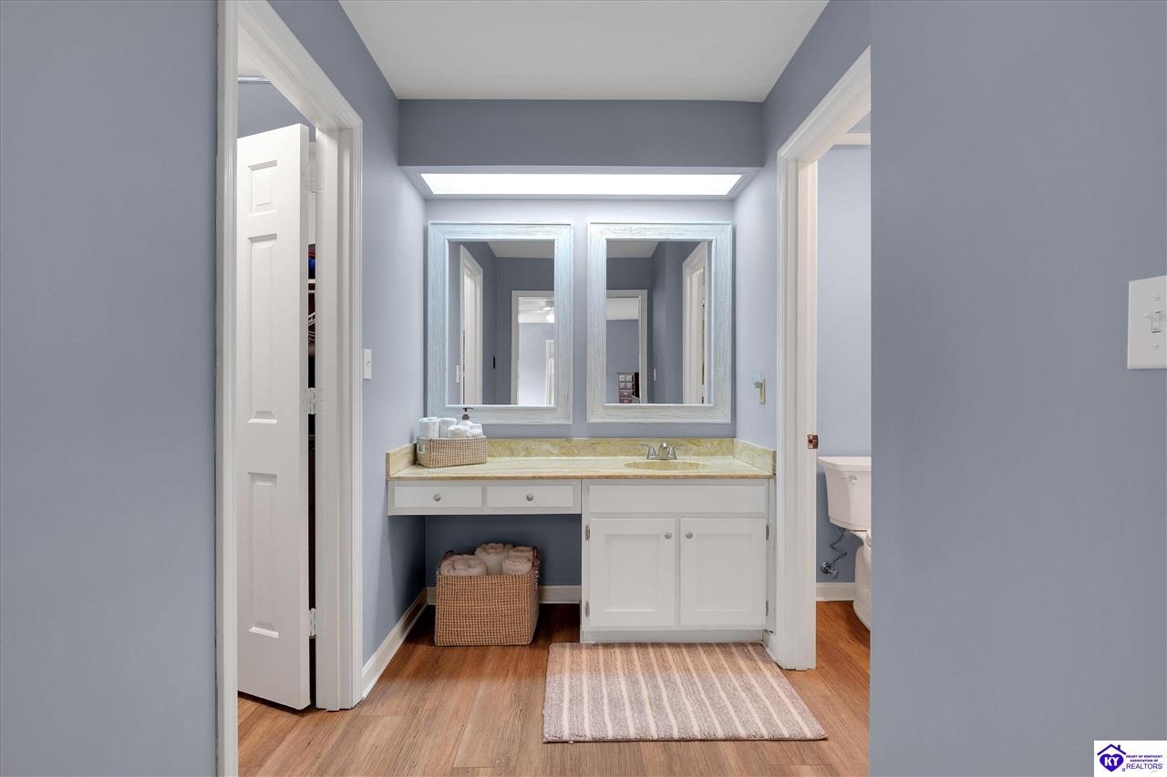 Listing Picture 512 Pennyroyal Way Louisville, KY 40223 MLS HK25001742