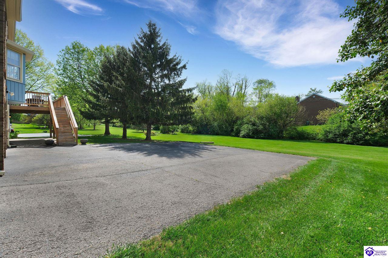 Listing Picture 512 Pennyroyal Way Louisville, KY 40223 MLS HK25001742