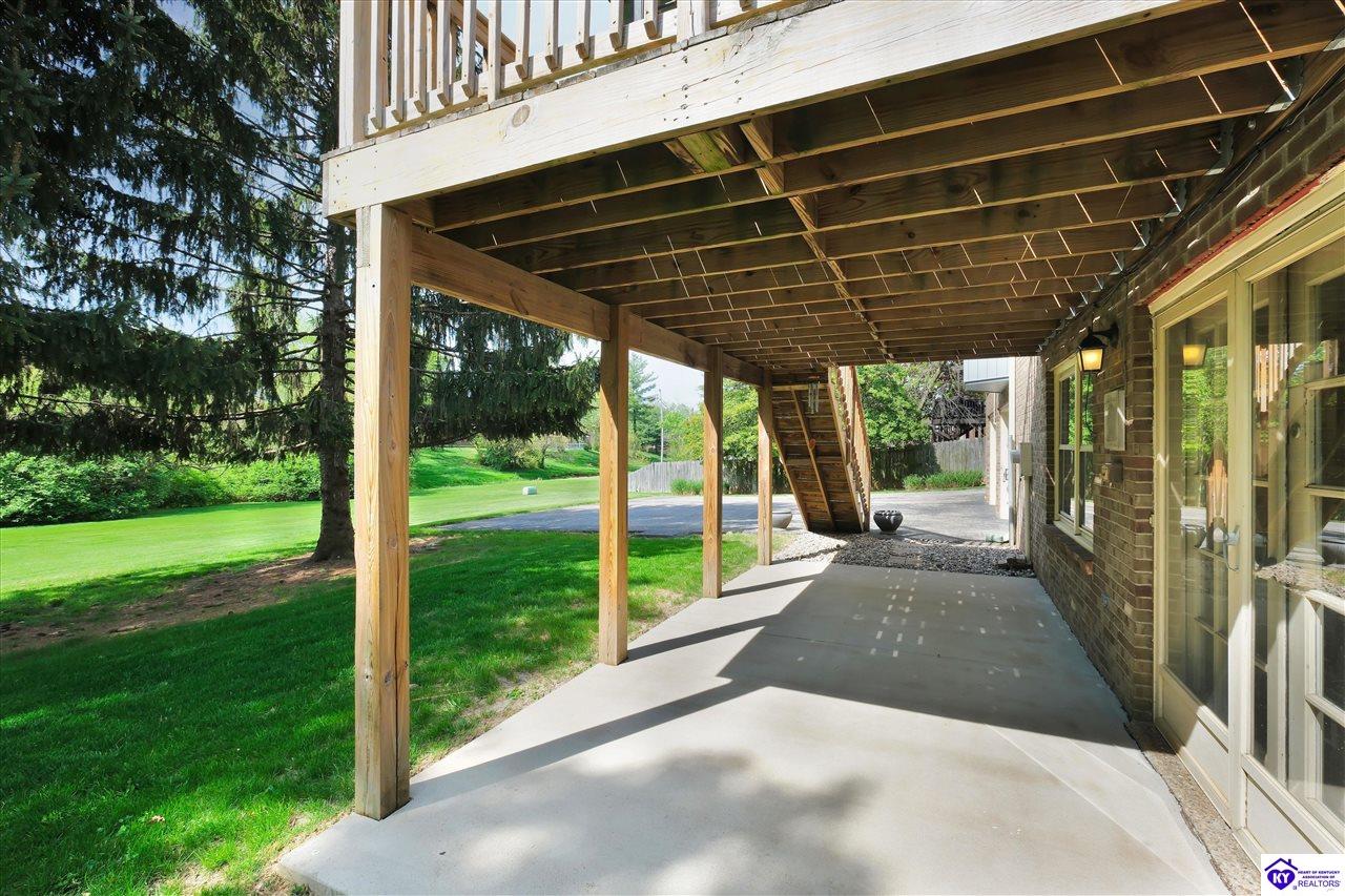 Listing Picture 512 Pennyroyal Way Louisville, KY 40223 MLS HK25001742