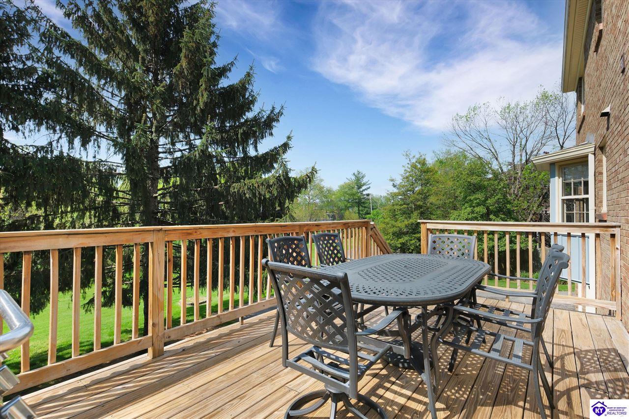 Listing Picture 512 Pennyroyal Way Louisville, KY 40223 MLS HK25001742