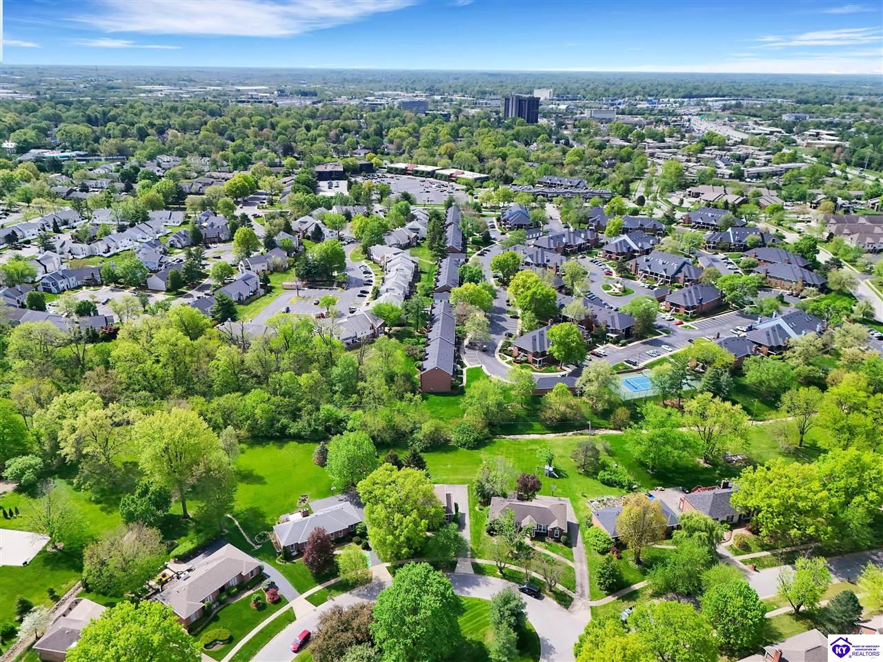 Listing Picture 512 Pennyroyal Way Louisville, KY 40223 MLS HK25001742