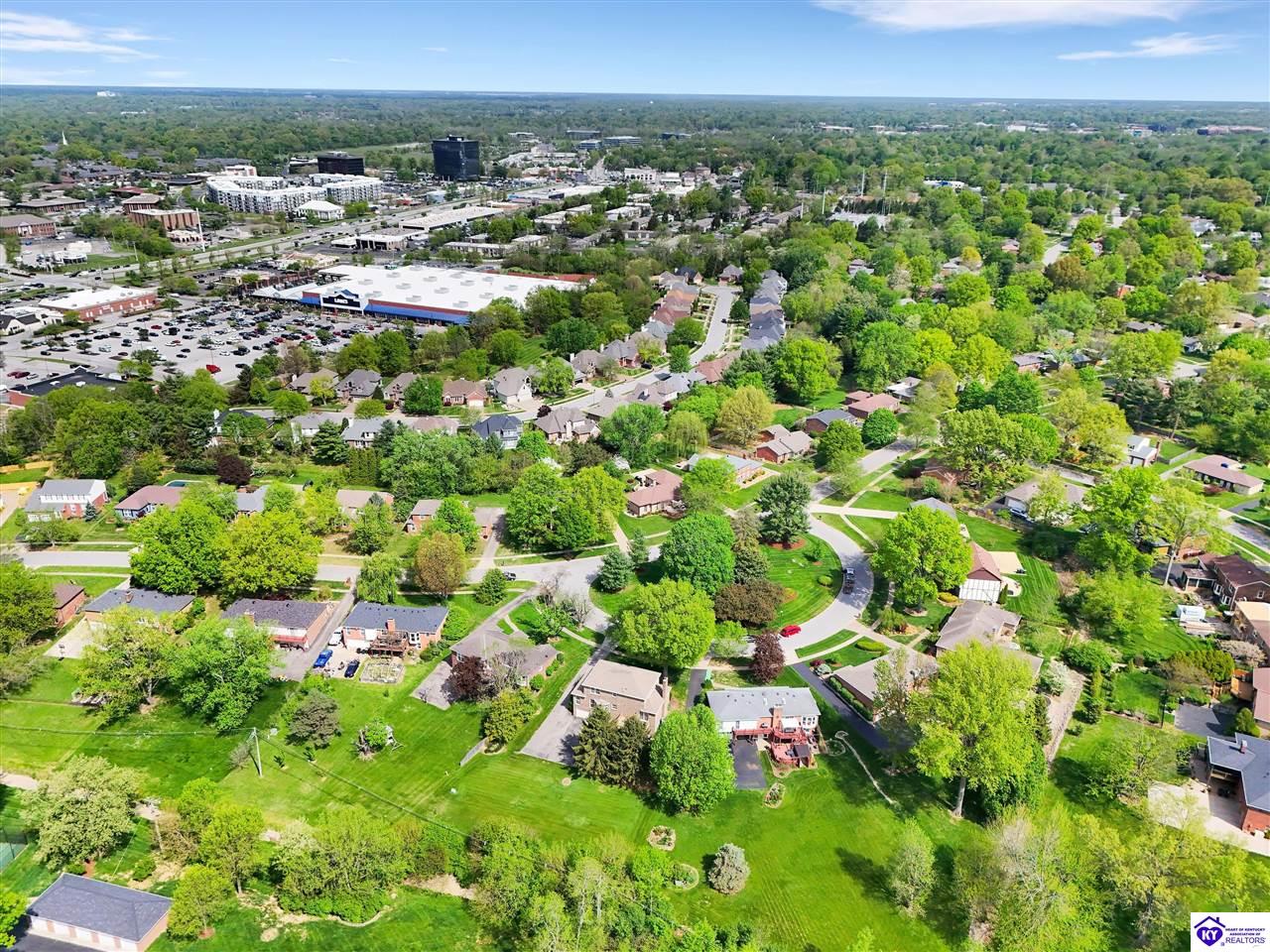 Listing Picture 512 Pennyroyal Way Louisville, KY 40223 MLS HK25001742
