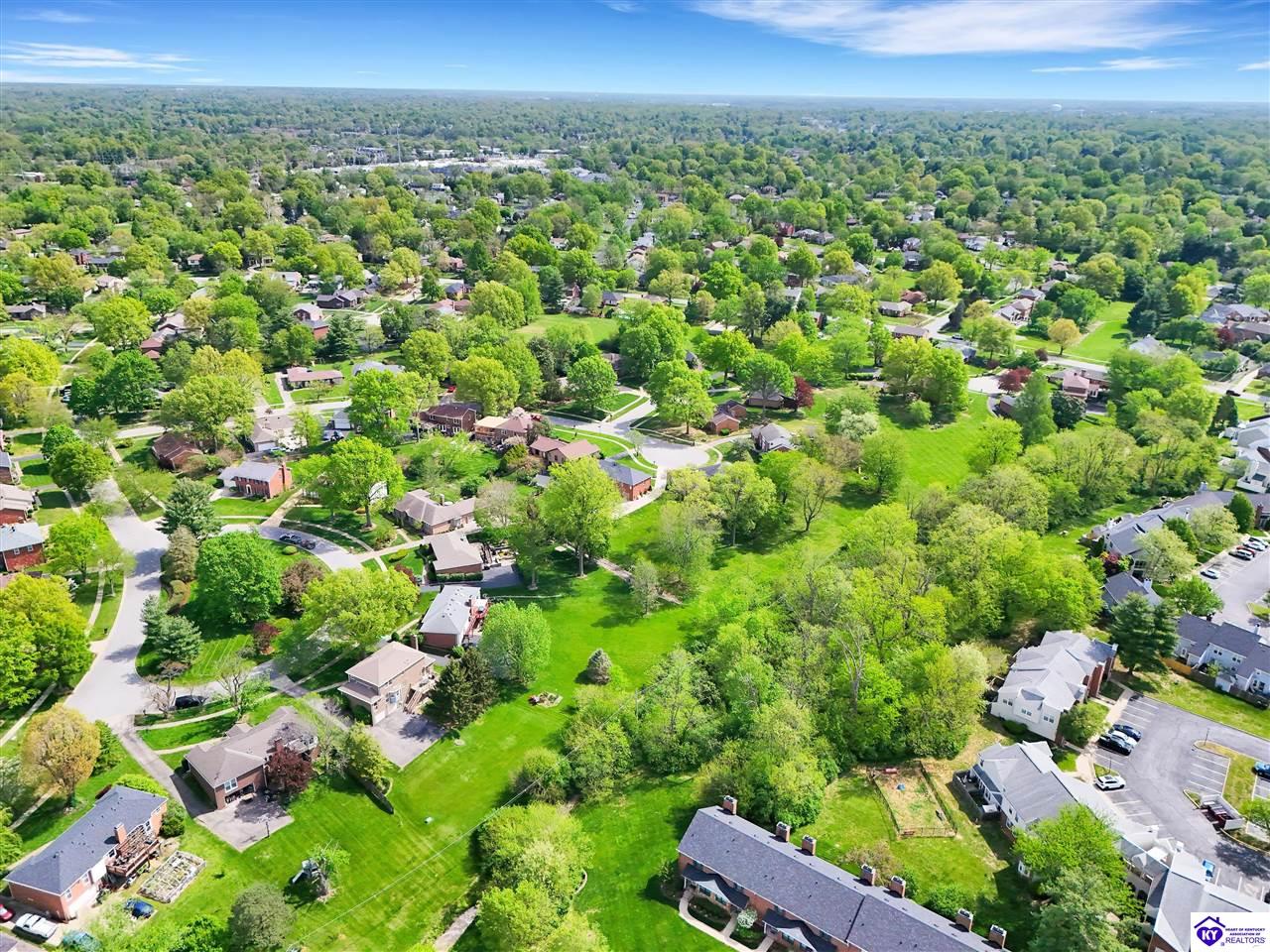 Listing Picture 512 Pennyroyal Way Louisville, KY 40223 MLS HK25001742