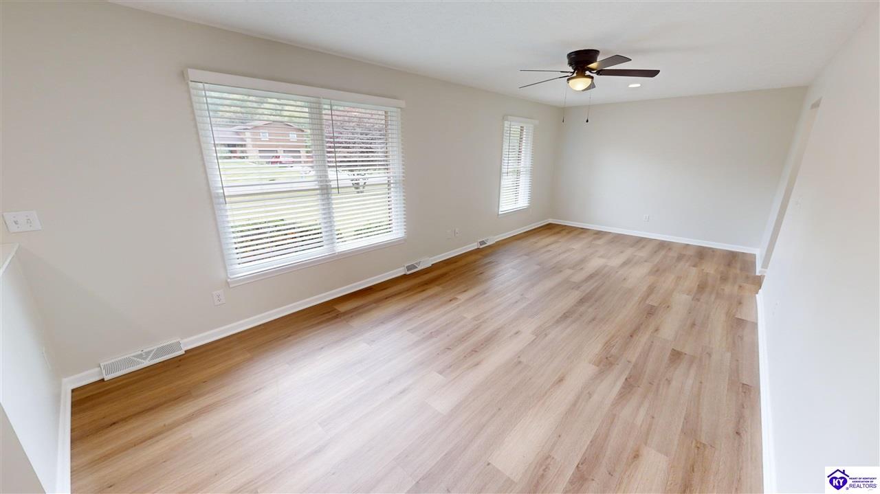22 W Rainbow Way Elizabethtown, KY 42701 #1