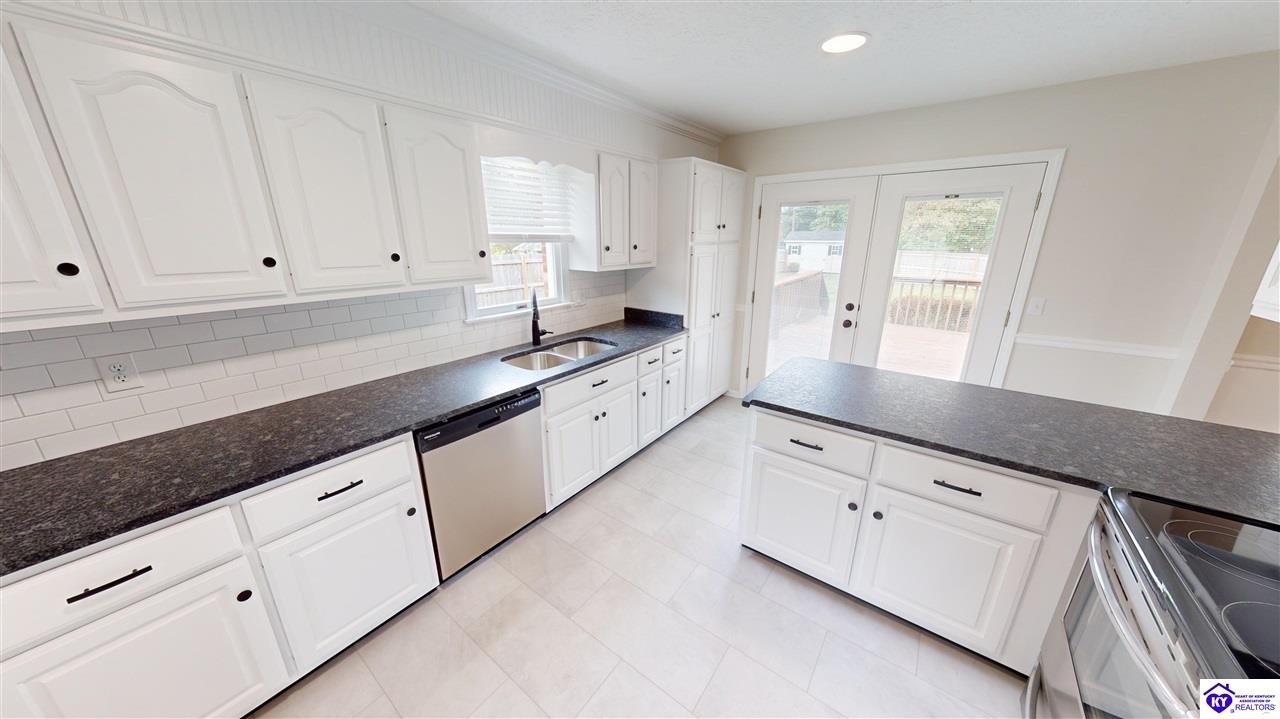 22 W Rainbow Way Elizabethtown, KY 42701 #3