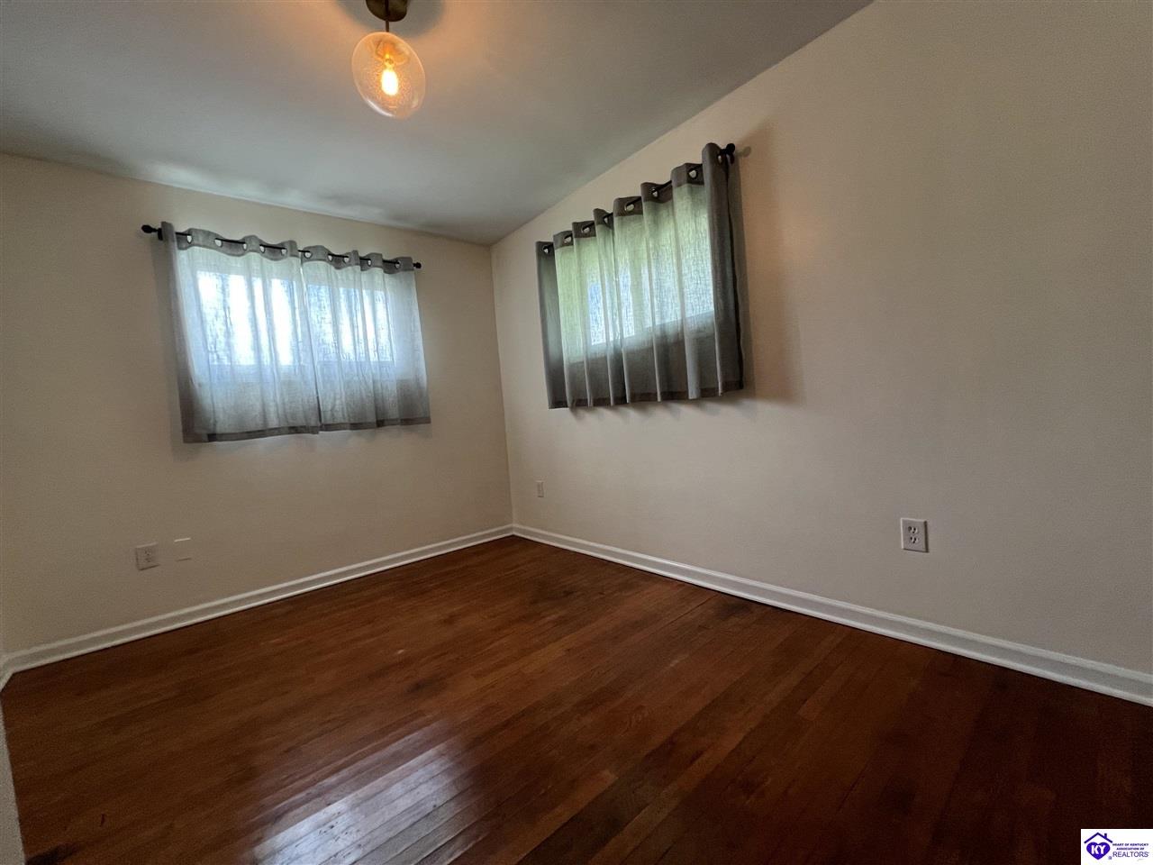 Listing Picture 105 Brook Street Campbellsville, KY 42718 MLS HK25001753