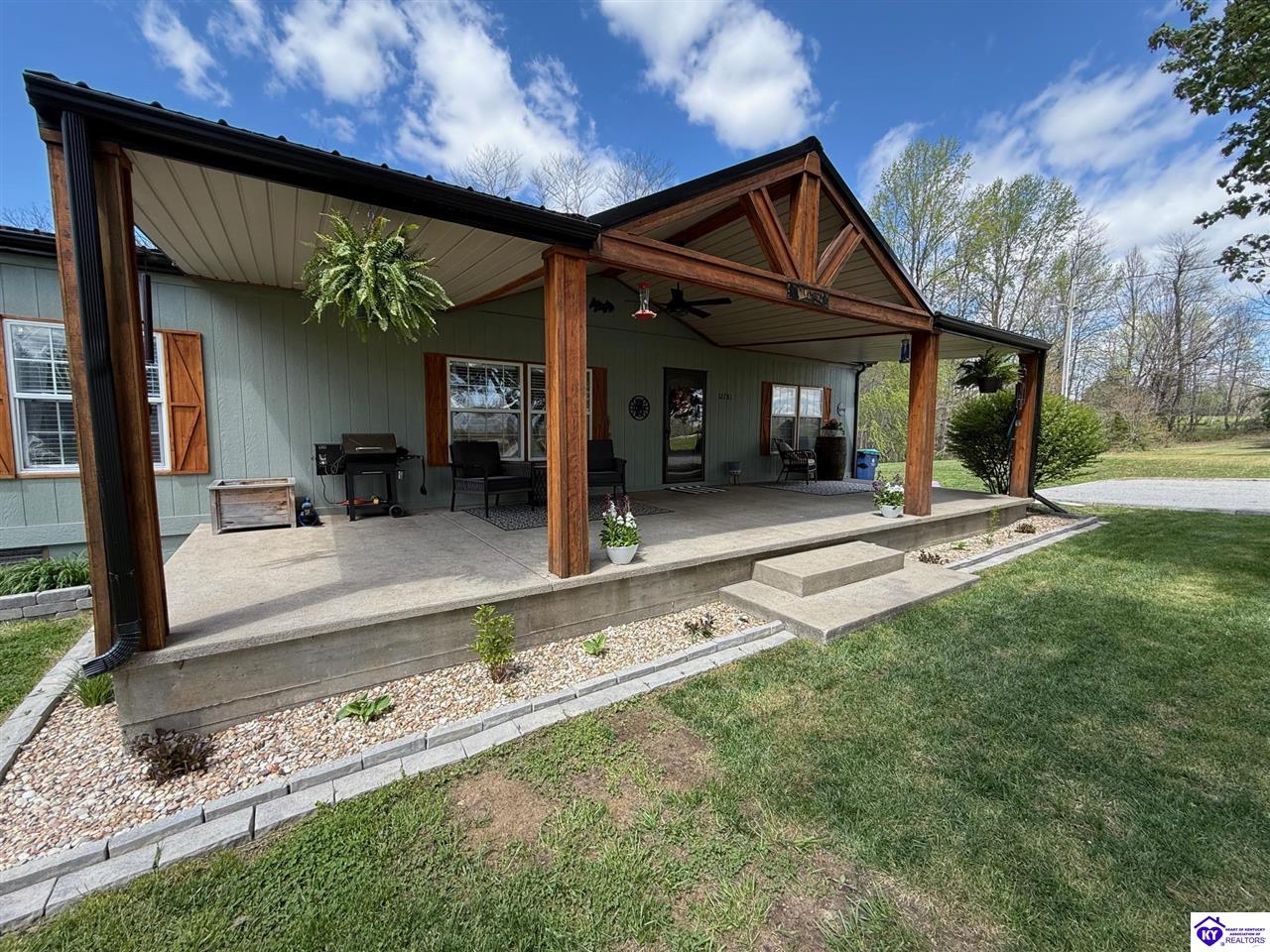 Listing Picture 12781 Hodgenville Road Campbellsville, KY 42718 MLS HK25001755