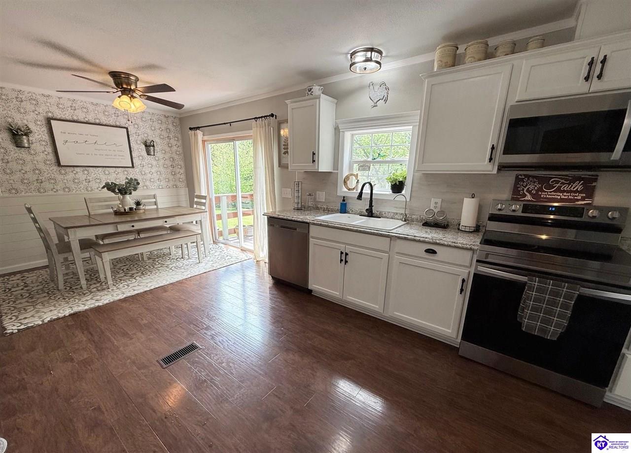 Listing Picture 12781 Hodgenville Road Campbellsville, KY 42718 MLS HK25001755