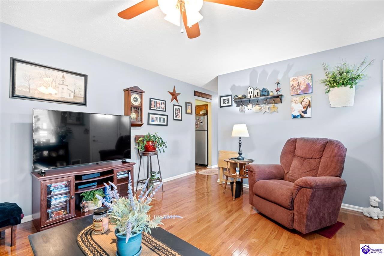 Listing Picture 107 Periwinkle Drive Radcliff, KY 40160 MLS HK25001762