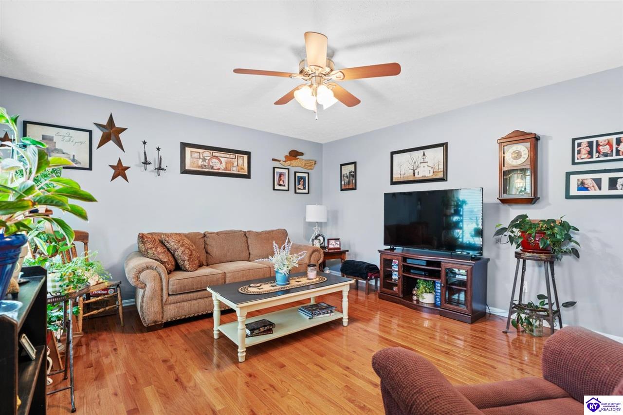 Listing Picture 107 Periwinkle Drive Radcliff, KY 40160 MLS HK25001762