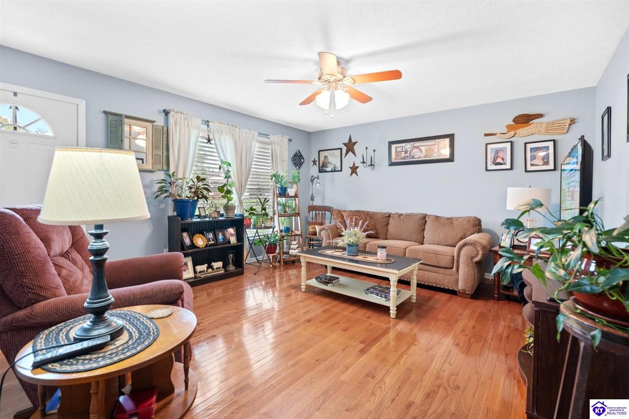 Listing Picture 107 Periwinkle Drive Radcliff, KY 40160 MLS HK25001762