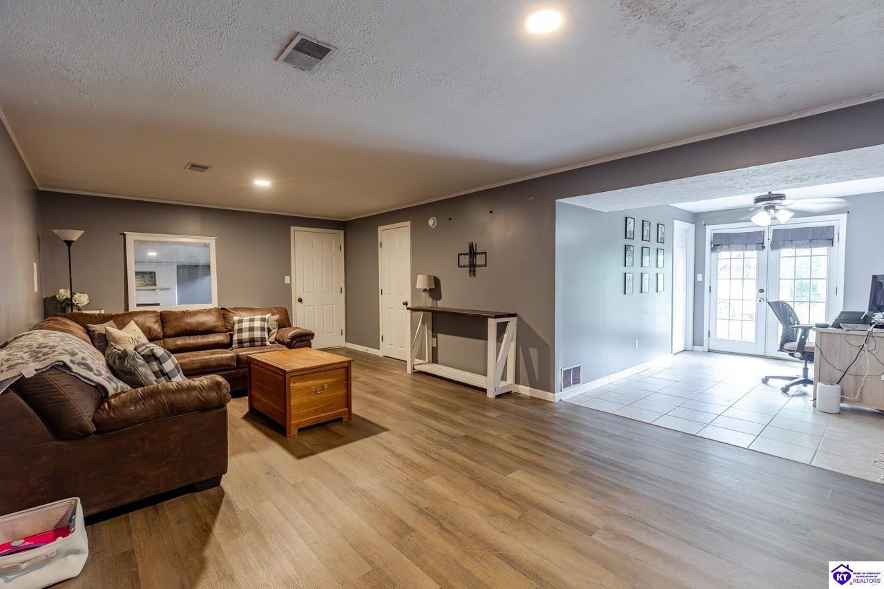 Listing Picture 1304 Amanda Jo Drive Elizabethtown, KY 42701 MLS HK25001764