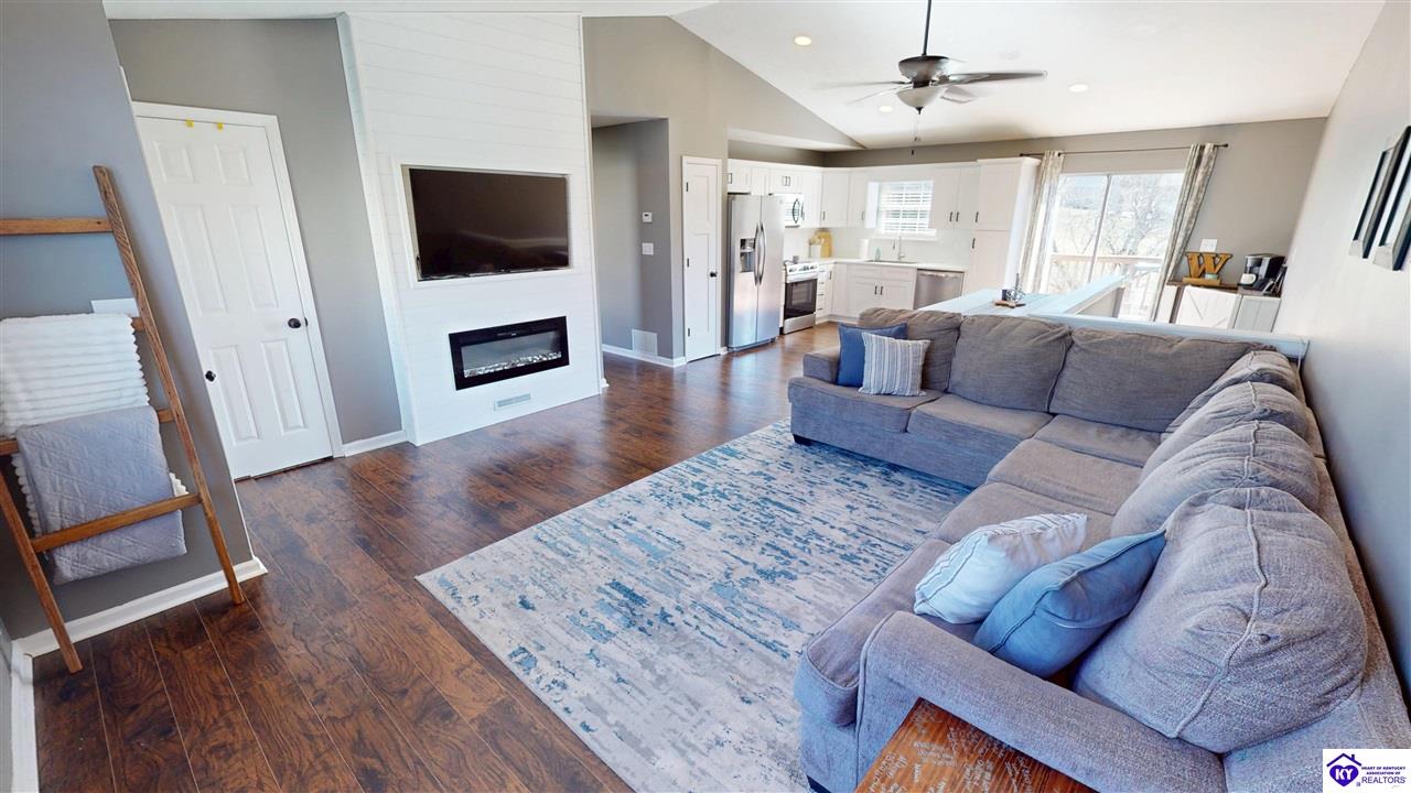 Listing Picture 1304 Amanda Jo Drive Elizabethtown, KY 42701 MLS HK25001764