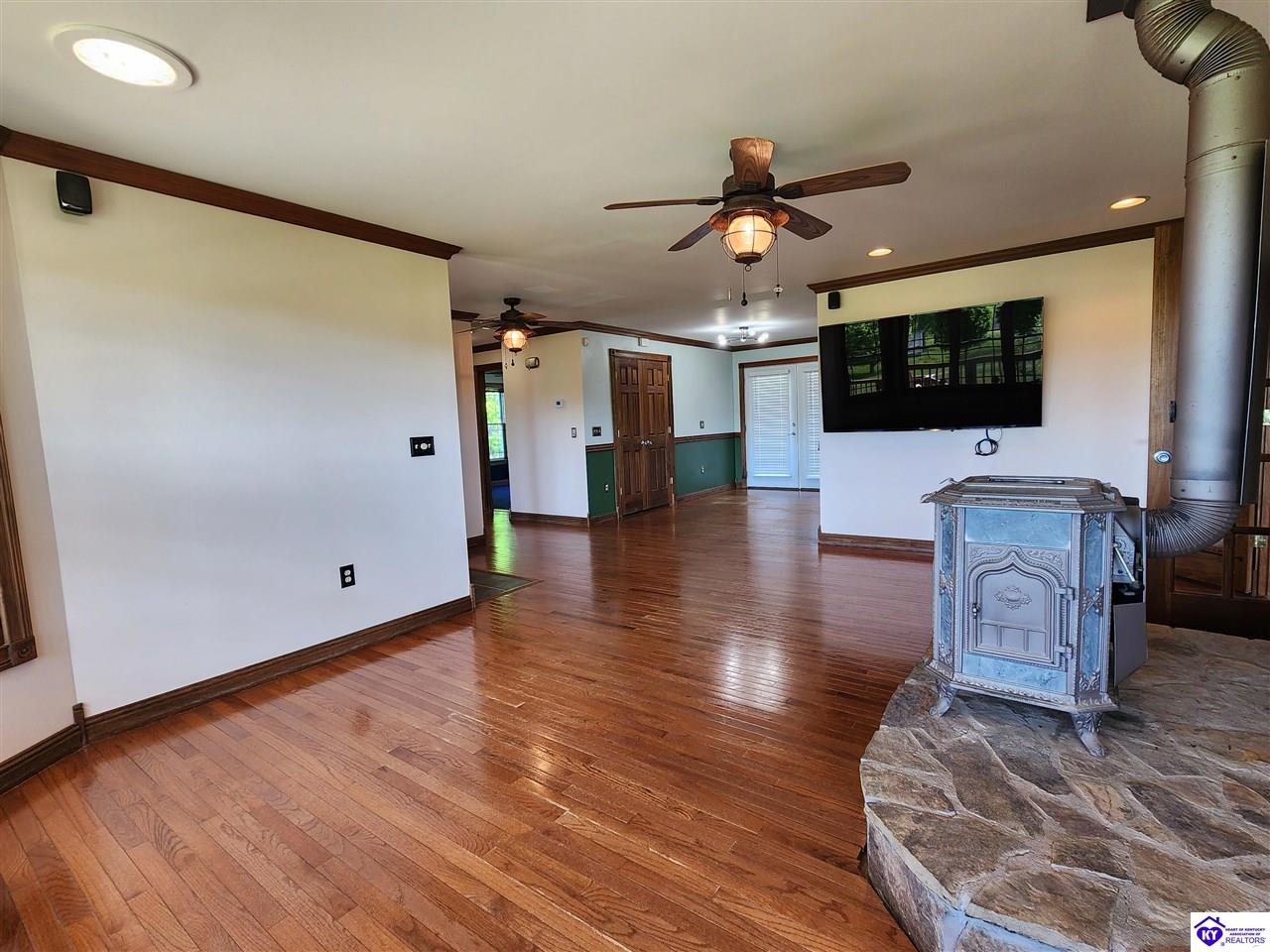 Listing Picture 400 Old Dixie Loop Upton, KY 42784 MLS HK25001771