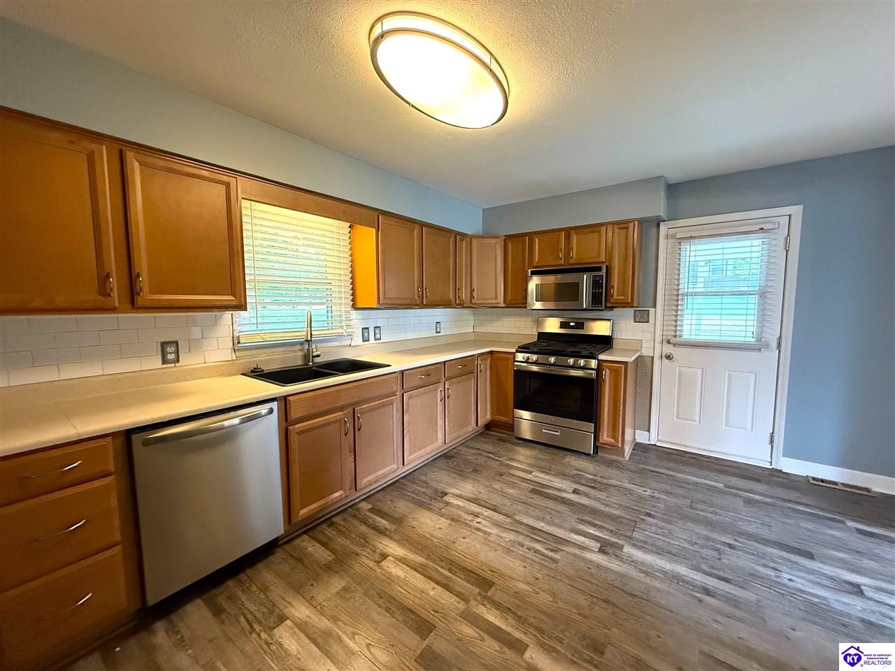 Listing Picture 701 Dogwood Drive Elizabethtown, KY 42701 MLS HK25001772