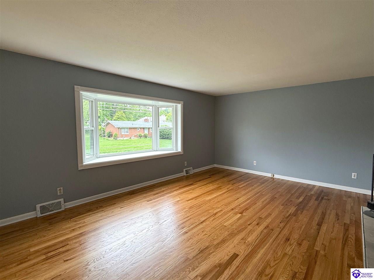 Listing Picture 701 Dogwood Drive Elizabethtown, KY 42701 MLS HK25001772