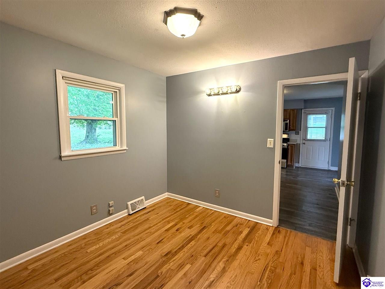 Listing Picture 701 Dogwood Drive Elizabethtown, KY 42701 MLS HK25001772