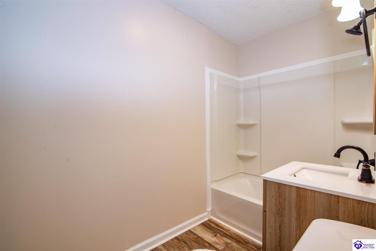 Listing Picture 522 Lee Road Elizabethtown, KY 42701 MLS HK25001777