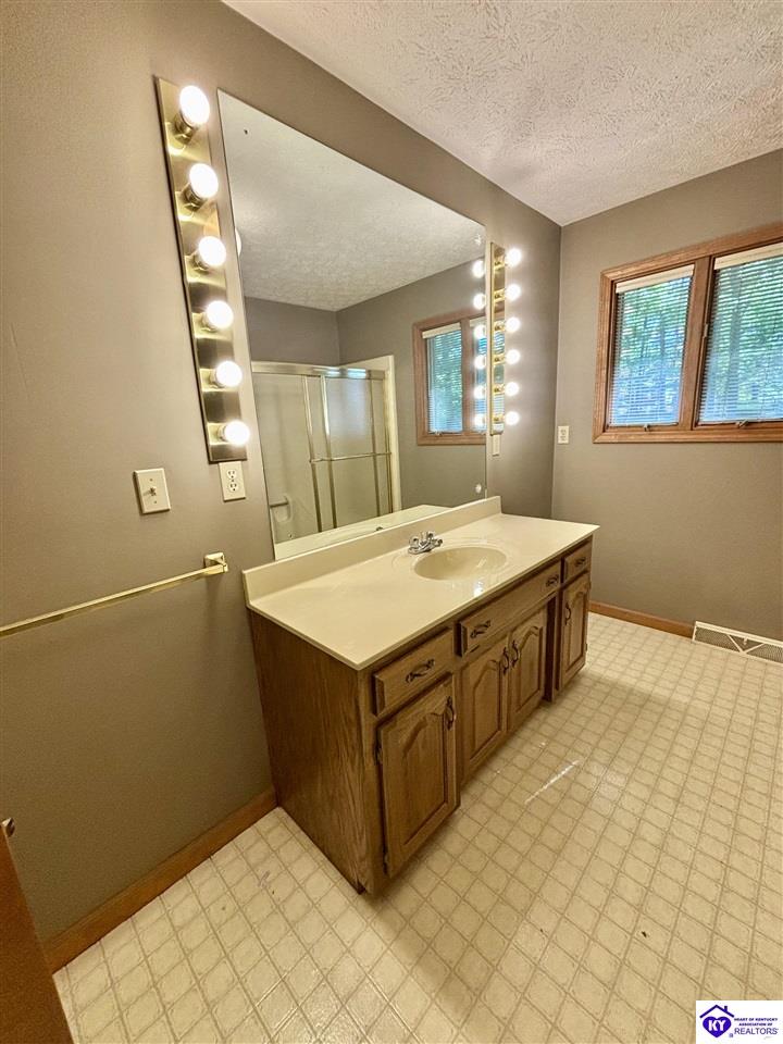 Listing Picture 76 Hearon Road Campbellsville, KY 42718 MLS HK25001782