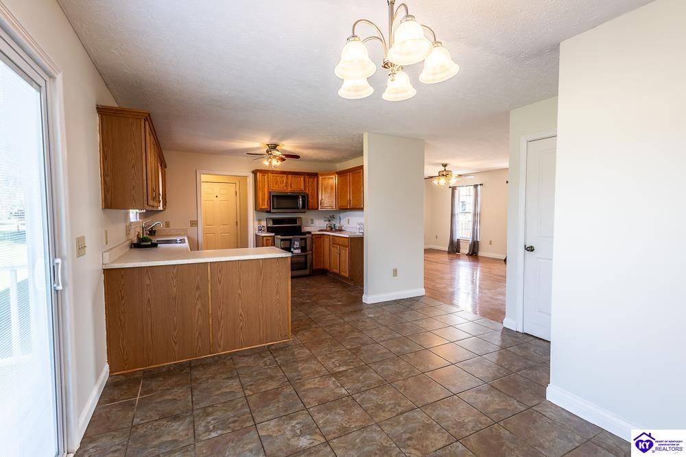 Listing Picture 213 Northridge Circle Hodgenville, KY 42748 MLS HK25001791