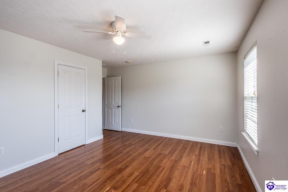 Listing Picture 213 Northridge Circle Hodgenville, KY 42748 MLS HK25001791