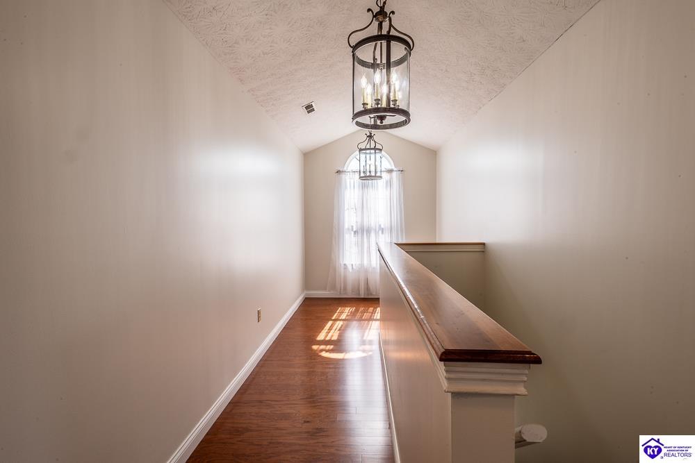 Listing Picture 213 Northridge Circle Hodgenville, KY 42748 MLS HK25001791