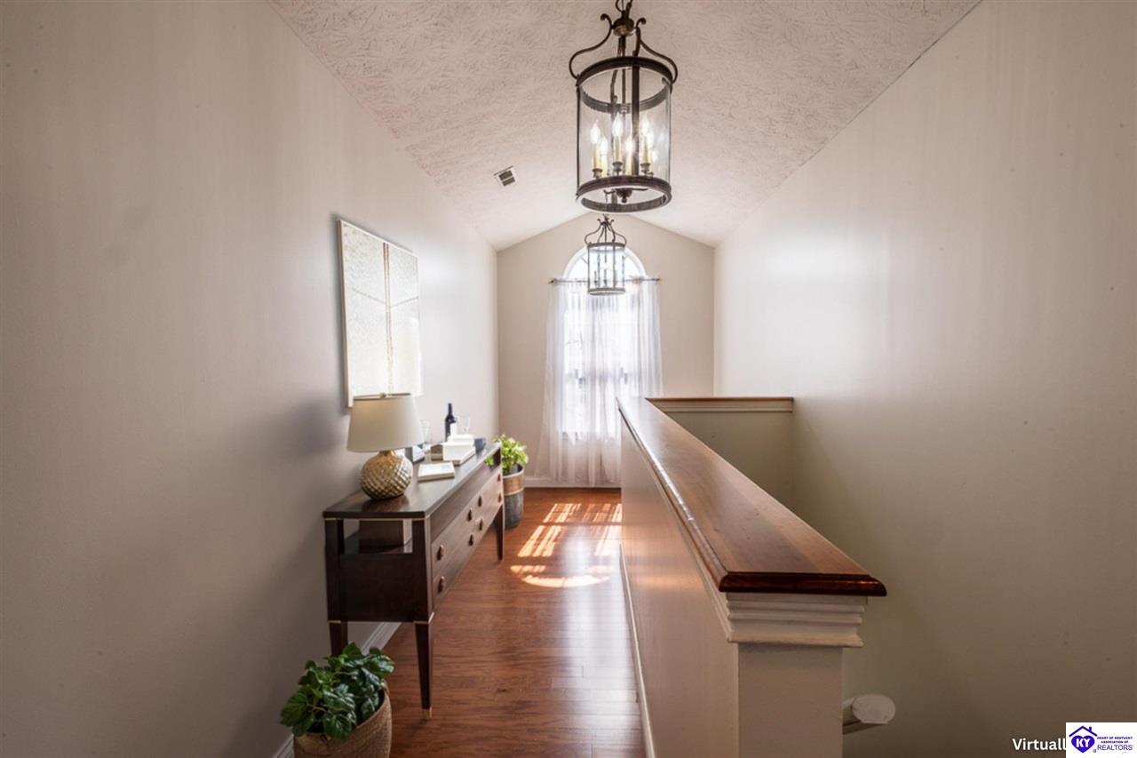 Listing Picture 213 Northridge Circle Hodgenville, KY 42748 MLS HK25001791