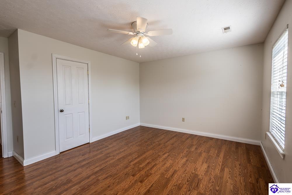 Listing Picture 213 Northridge Circle Hodgenville, KY 42748 MLS HK25001791