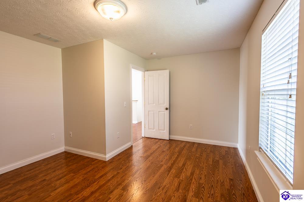 Listing Picture 213 Northridge Circle Hodgenville, KY 42748 MLS HK25001791