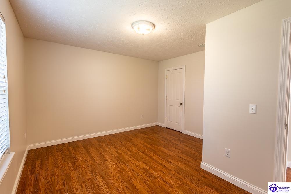 Listing Picture 213 Northridge Circle Hodgenville, KY 42748 MLS HK25001791