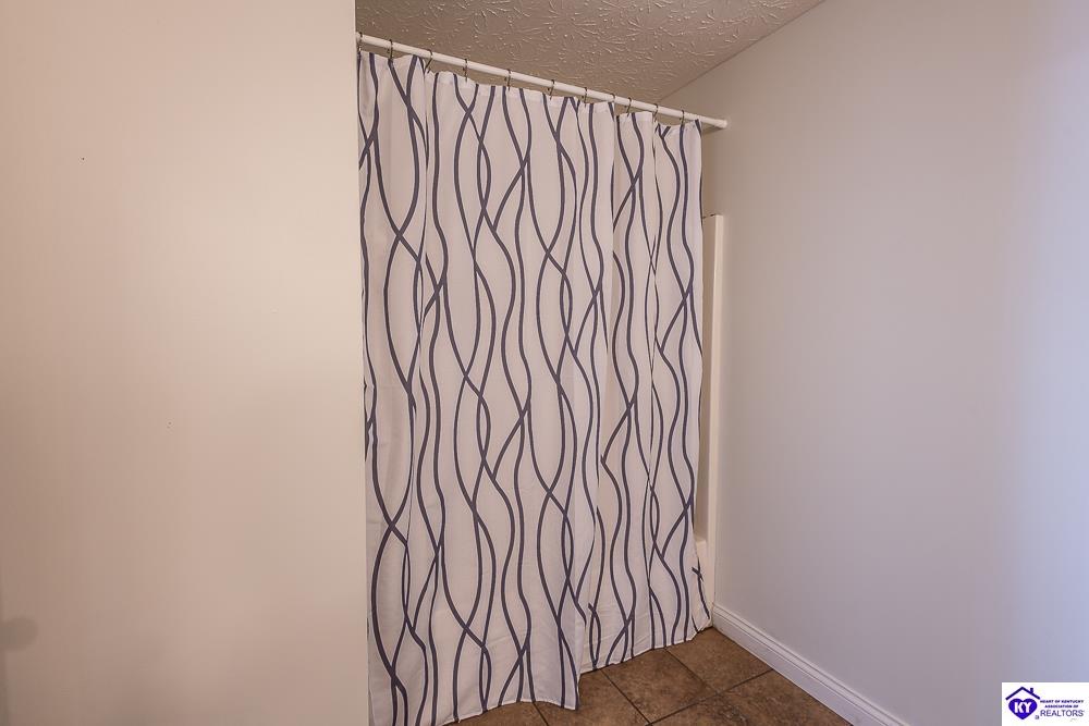 Listing Picture 213 Northridge Circle Hodgenville, KY 42748 MLS HK25001791