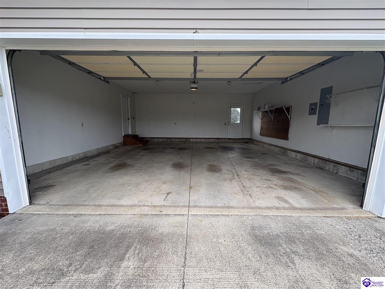 Listing Picture 213 Northridge Circle Hodgenville, KY 42748 MLS HK25001791